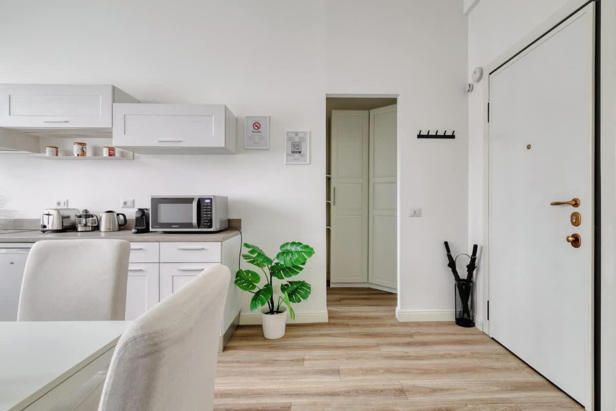 Oasis Suite - Subway 50 Meters Just 5 Minutes From Duomo Милано Екстериор снимка